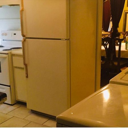 2 Bedroom Sleeps 6 Spacious Luxury Apartment 79 Montgomery Exterior photo